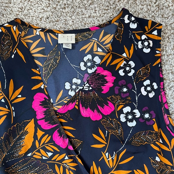 AND Wrap Top and Short Set - Picture 2 of 4